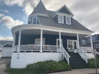 Oceanside cottage home with wraparound porch - Apartments