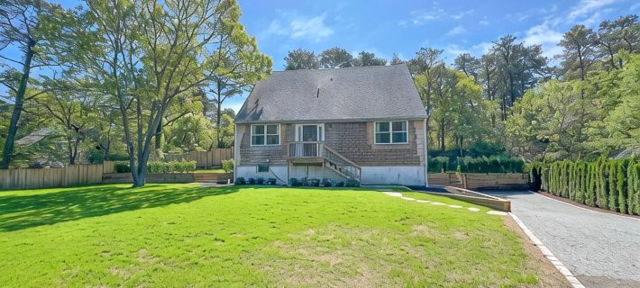 New 2 Min  from Circuit Ave Hotels in Oak Bluffs