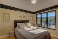 Beautiful hilltop retreat, secluded yet convenient to Asheville, Weaverville. - Wifi