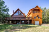 Large Lakefront Home - Homestays