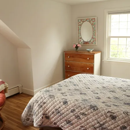Fantastically located Chatham house - DISCOUNTED - New patio, refurbished