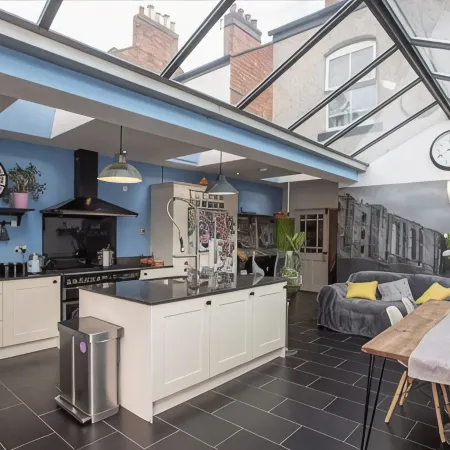 Beautiful, Character property in a fantastic central location