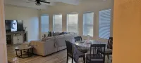 Cheerful 3 bedrooms house with a pool -1 mn from Nasa - 5 -6  PEOPLE MAX - Private Pools