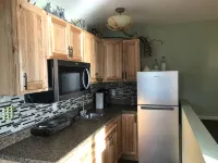 Alaskan Waterfront Studio Apartment (Wolf Suite) Vacation Rental Hotele w: Sitka