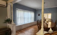 Historic Downtown Craftsman, 3br/2ba with a yard - 3-Star