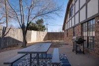 Spacious Welcoming Oasis With Gameroom