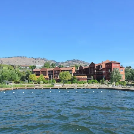 3 Bedroom Rental Townhome With Osoyoos Lake Views!