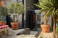 Boutique, interior designed, historic property - Homestays