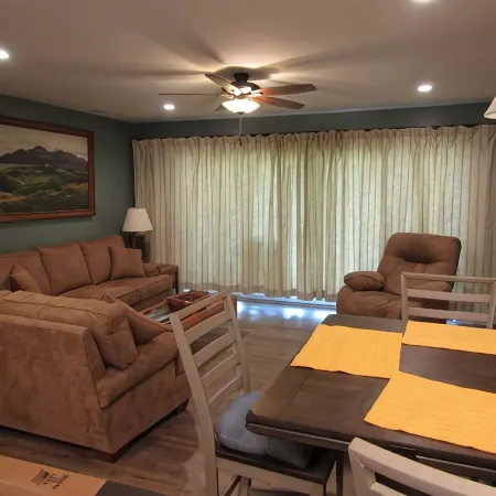 Reconfigured 2 bedroom, 2 bath condo, walking distance Pinehurst Resort. Отели в г. Пайнхерст