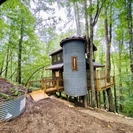 Tech Time: Secluded Treehouse Overlooking Creek