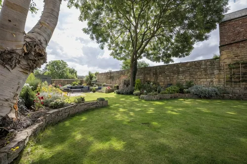 CROSS HOUSE STUDIO Dog Friendly Stone Barn Conversion in the Heart of Warkworth