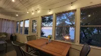 Charming vacation cottage since 1930 with a spectacular view of Lake Erie - Hot Tub