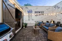 Wine Trail Retreat w/ Fire Pit, Cold Plunge, Grill, Walk to Downtown JC!