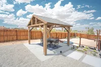 Joshua Tree National Park-Gorgeous Home-HotTub+Game Rm+Views+EV Charger! - Homestays