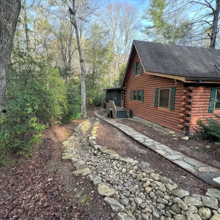 North Carolina Blue Ridge Mountains Log Cabin Retreat