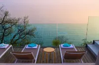 Hotel Riviera & Maximilian's