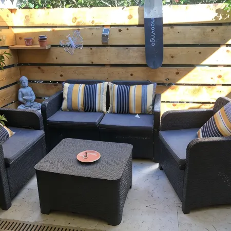 Joli Petit Mazet Avec Terrasse en Pleine Nature