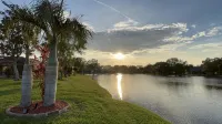 BEAUTIFUL & SPACIOUS 3 BEDROOMS HOME WITH LAKE VIEW