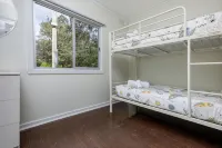 Serenity HG2: 3Br 1.5Ba House with Absolute National Park Frontage - 3-Star
