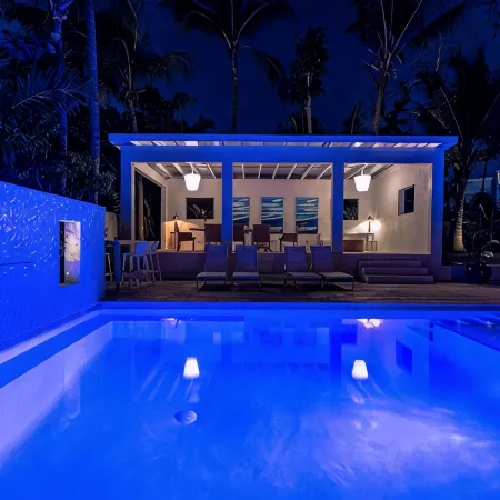 Pink Palms at Cable Beach - 4 Bedroom - 1 Minute to Beach