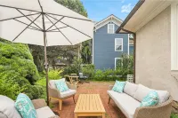 New Boutique Downtown Home, Shops, Patio, Office, Pets, Walk to Dining