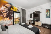 Rise Urban Art Hotel - Airport Shuttle