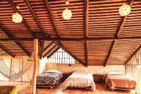 Kamaki House Hotel di 