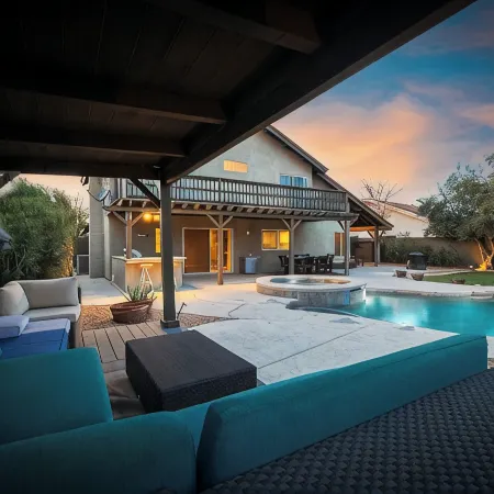 Cozy 4Bd House,10Mins to Las Vegas Strip,20Mins to Airport!Salt Water Pool &Spa!