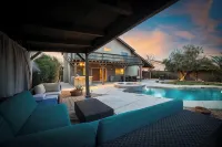 Cozy 4Bd House,10Mins to Las Vegas Strip,20Mins to Airport!Salt Water Pool &Spa! - 私人泳池
