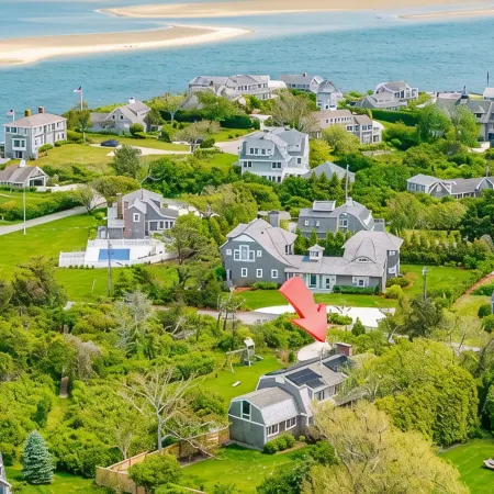 Stunning Beach Retreat - Walk to Beach - Chatham Bars Inn - Town + Game Room