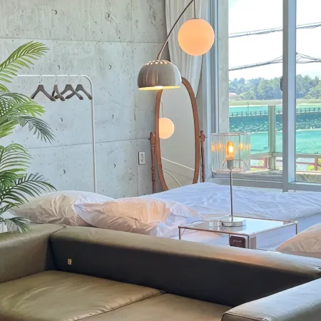 Jeju Beyond the Sea House (Beachfront Location) Отели рядом с достопримечательностью «Храм Кымбунса»