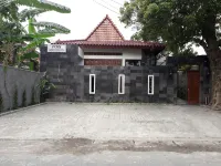 Puri Langenarjan Guest House