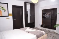 ห้องหรูมาตรฐาน - นอนได้ 2 คน - สระว่ายน้ำ - ที่พักสัตว์เลี้ยงพักได้ - บังกะโล