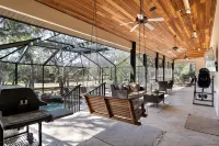 Private, Tranquil 4 Bed Retreat Near Crystal River - Hot Tub