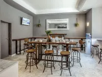 十字路口飯店 羅馬奧斯迪恩斯火車站（Roma Ostiense Train Station）附近的飯店