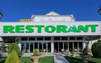 Hotel Familja - 2-Star