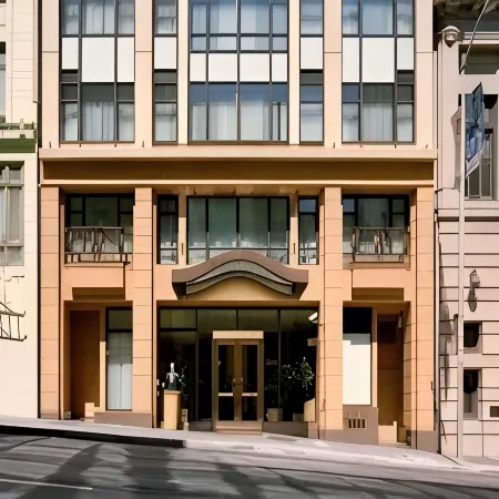 Orchard Garden Hotel Отели рядом с достопримечательностью «Станция метро Embarcadero»