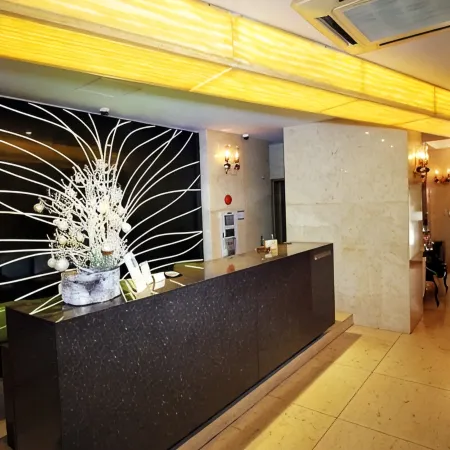 Habjeong Circle Hotel Отели рядом с достопримечательностью «Торговый центр Mecenatpolis»