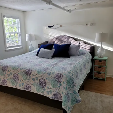 Beautiful condo in the heart of the Cape!