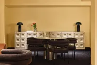Hotel Diplomat