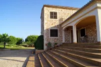 Wonderful finca with a large pool and barbecue kitchen near Es Trenc!