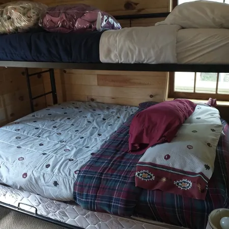 Quaint cozy little cabin geared for folks coming to Leech Lake to fish or relax.