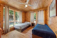 Spacious log cabin in Warrensburg w/ Hot Tub: 15 Mi to Lake George - 4-Star