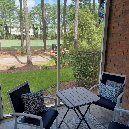 PROMO 5% WEEKLY DISCOUNT!New Listing Golfer Haven w/Patio Pool & Beach shuttle