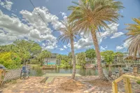 New Listing! Dockside Palms Weeki Wachee-Spring Fed Canal-Boat Friendly! - 홈스테이