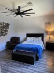 4-bedroom house in an amazing neighborhood with AC, WiFi. Relax and unwind. - 3 stjerner