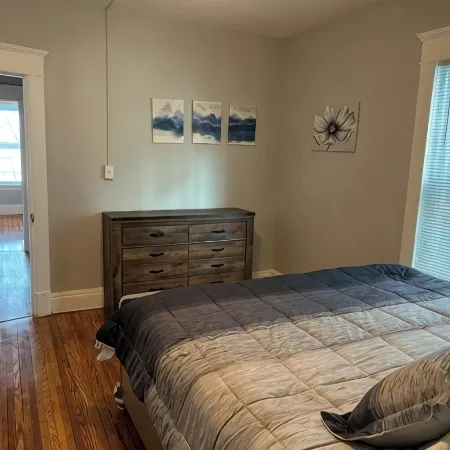 Beautiful furnished 2 bdr great location Elmwood