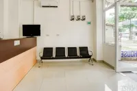 Ava Guest House Lampung - Motels