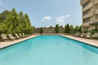DoubleTree by Hilton Hotel Atlanta Northlake - Pools