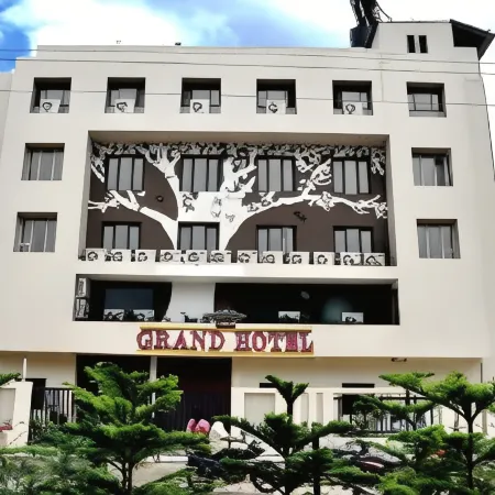 Lumbinis Grand Hotel